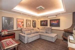 Casa em Condomínio à venda com 498m², 3 dormitórios, 1 suíte, 6 vagas, no bairro Cavalhada em PORTO ALEGRE