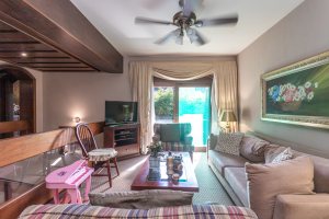 Casa em Condomínio à venda com 498m², 3 dormitórios, 1 suíte, 6 vagas, no bairro Cavalhada em PORTO ALEGRE