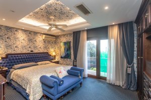 Casa em Condomínio à venda com 498m², 3 dormitórios, 1 suíte, 6 vagas, no bairro Cavalhada em PORTO ALEGRE