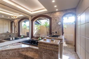 Casa em Condomínio à venda com 498m², 3 dormitórios, 1 suíte, 6 vagas, no bairro Cavalhada em PORTO ALEGRE