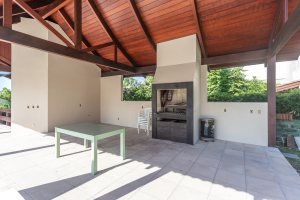 Casa em Condomínio à venda com 498m², 3 dormitórios, 1 suíte, 6 vagas, no bairro Cavalhada em PORTO ALEGRE