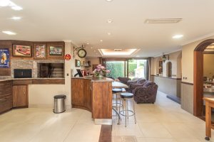 Casa em Condomínio à venda com 498m², 3 dormitórios, 1 suíte, 6 vagas, no bairro Cavalhada em PORTO ALEGRE