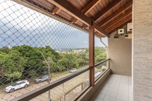 Casa à venda com 206m², 4 dormitórios, 1 suíte, 3 vagas, no bairro Espírito Santo em Porto Alegre