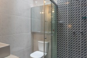 Casa à venda com 206m², 4 dormitórios, 1 suíte, 3 vagas, no bairro Espírito Santo em Porto Alegre