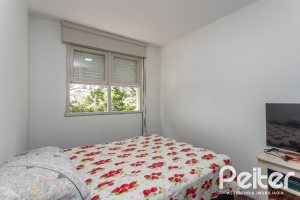 Apartamento à venda com 48m², 2 dormitórios, no bairro Camaquã em Porto Alegre