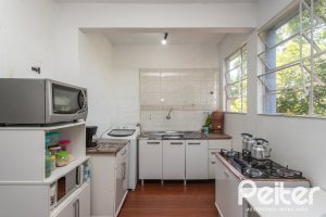 Apartamento à venda com 48m², 2 dormitórios, no bairro Camaquã em Porto Alegre