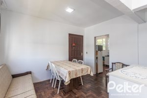 Apartamento à venda com 48m², 2 dormitórios, no bairro Camaquã em Porto Alegre