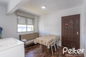 Apartamento à venda com 48m², 2 dormitórios, no bairro Camaquã em Porto Alegre