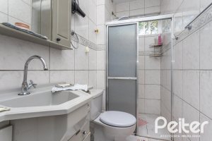 Apartamento à venda com 48m², 2 dormitórios, no bairro Camaquã em Porto Alegre