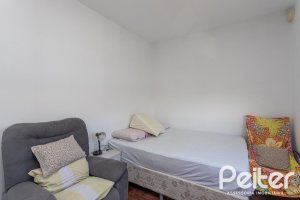 Apartamento à venda com 48m², 2 dormitórios, no bairro Camaquã em Porto Alegre