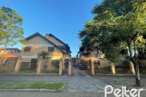 Casa em Condomínio à venda com 189m², 3 dormitórios, 1 suíte, 2 vagas, no bairro Ipanema em Porto Alegre