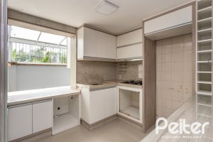 Casa em Condomínio à venda com 189m², 3 dormitórios, 1 suíte, 2 vagas, no bairro Ipanema em Porto Alegre