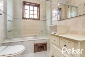 Casa em Condomínio à venda com 189m², 3 dormitórios, 1 suíte, 2 vagas, no bairro Ipanema em Porto Alegre