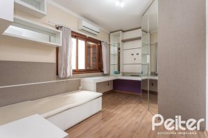 Casa em Condomínio à venda com 189m², 3 dormitórios, 1 suíte, 2 vagas, no bairro Ipanema em Porto Alegre