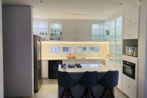 Casa em Condomínio à venda com 330m², 4 dormitórios, 3 suítes, 4 vagas, no bairro Hipica em PORTO ALEGRE