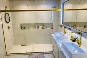 Casa em Condomínio à venda com 330m², 4 dormitórios, 3 suítes, 4 vagas, no bairro Hipica em PORTO ALEGRE