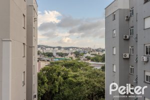 Apartamento à venda com 71m², 3 dormitórios, 1 suíte, 1 vaga, no bairro Cristal em PORTO ALEGRE