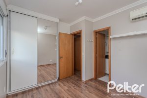 Apartamento à venda com 71m², 3 dormitórios, 1 suíte, 1 vaga, no bairro Cristal em PORTO ALEGRE