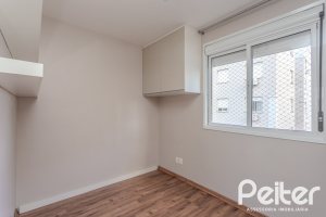 Apartamento à venda com 71m², 3 dormitórios, 1 suíte, 1 vaga, no bairro Cristal em PORTO ALEGRE