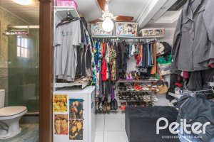 Casa à venda com 189m², 3 dormitórios, 1 suíte, 5 vagas, no bairro Espírito Santo em Porto Alegre