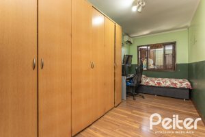 Casa à venda com 189m², 3 dormitórios, 1 suíte, 5 vagas, no bairro Espírito Santo em Porto Alegre