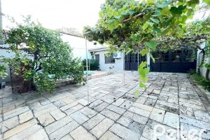 Casa à venda com 240m², 3 dormitórios, 1 suíte, 4 vagas, no bairro Ipanema em Porto Alegre