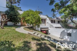 Casa à venda com 175m², 3 dormitórios, 1 suíte, 4 vagas, no bairro Vila Conceição em Porto Alegre