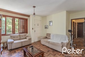 Casa à venda com 175m², 3 dormitórios, 1 suíte, 4 vagas, no bairro Vila Conceição em Porto Alegre