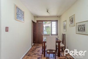 Casa à venda com 175m², 3 dormitórios, 1 suíte, 4 vagas, no bairro Vila Conceição em Porto Alegre