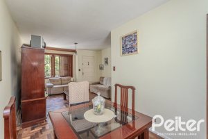 Casa à venda com 175m², 3 dormitórios, 1 suíte, 4 vagas, no bairro Vila Conceição em Porto Alegre