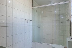 Casa à venda com 175m², 3 dormitórios, 1 suíte, 4 vagas, no bairro Vila Conceição em Porto Alegre