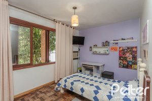 Casa à venda com 175m², 3 dormitórios, 1 suíte, 4 vagas, no bairro Vila Conceição em Porto Alegre