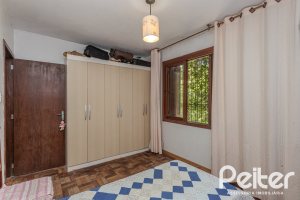 Casa à venda com 175m², 3 dormitórios, 1 suíte, 4 vagas, no bairro Vila Conceição em Porto Alegre