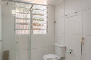 Casa à venda com 175m², 3 dormitórios, 1 suíte, 4 vagas, no bairro Vila Conceição em Porto Alegre