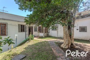 Casa à venda com 175m², 3 dormitórios, 1 suíte, 4 vagas, no bairro Vila Conceição em Porto Alegre