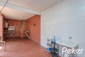 Casa à venda com 175m², 3 dormitórios, 1 suíte, 4 vagas, no bairro Vila Conceição em Porto Alegre