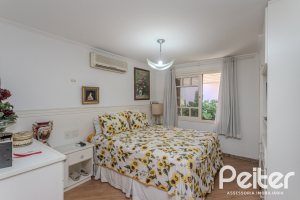 Casa em Condomínio à venda com 201m², 3 dormitórios, 1 suíte, 2 vagas, no bairro Tristeza em PORTO ALEGRE