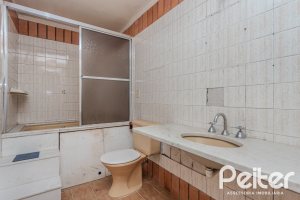 Casa em Condomínio à venda com 201m², 3 dormitórios, 1 suíte, 2 vagas, no bairro Tristeza em PORTO ALEGRE