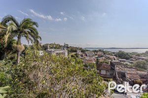 Casa em Condomínio à venda com 201m², 3 dormitórios, 1 suíte, 2 vagas, no bairro Tristeza em PORTO ALEGRE