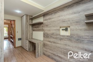 Casa à venda com 158m², 3 dormitórios, 1 suíte, 2 vagas, no bairro Tristeza em Porto Alegre