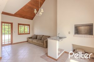 Casa à venda com 158m², 3 dormitórios, 1 suíte, 2 vagas, no bairro Tristeza em Porto Alegre