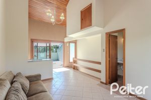 Casa à venda com 158m², 3 dormitórios, 1 suíte, 2 vagas, no bairro Tristeza em Porto Alegre