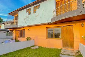 Casa em Condomínio à venda com 97m², 3 dormitórios, 1 suíte, 2 vagas, no bairro Espírito Santo em Porto Alegre