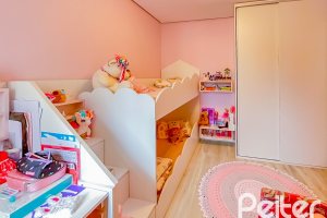 Casa à venda com 184m², 4 dormitórios, 1 suíte, 2 vagas, no bairro Ipanema em Porto Alegre