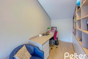 Casa à venda com 184m², 4 dormitórios, 1 suíte, 2 vagas, no bairro Ipanema em Porto Alegre