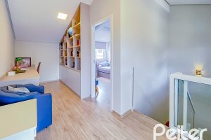 Casa à venda com 184m², 4 dormitórios, 1 suíte, 2 vagas, no bairro Ipanema em Porto Alegre