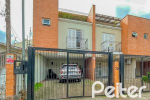 Casa à venda com 184m², 4 dormitórios, 1 suíte, 2 vagas, no bairro Ipanema em Porto Alegre