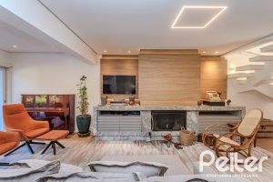 Casa em Condomínio à venda com 216m², 3 dormitórios, 1 suíte, 6 vagas, no bairro Terra Ville em PORTO ALEGRE