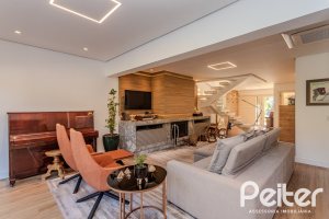 Casa em Condomínio à venda com 216m², 3 dormitórios, 1 suíte, 6 vagas, no bairro Terra Ville em PORTO ALEGRE