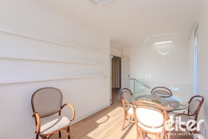 Casa em Condomínio à venda com 216m², 3 dormitórios, 1 suíte, 6 vagas, no bairro Terra Ville em PORTO ALEGRE